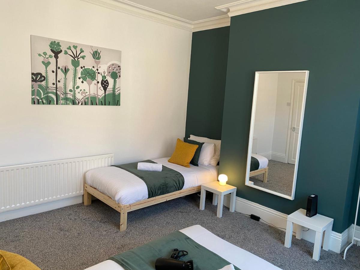 Kitchener - Wonderful 2-Bedroom Apt Sleeps 5 Free Parking Free Wifi Gateshead Exterior foto