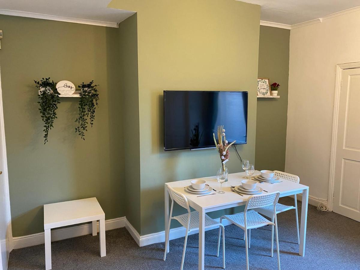 Kitchener - Wonderful 2-Bedroom Apt Sleeps 5 Free Parking Free Wifi Gateshead Exterior foto